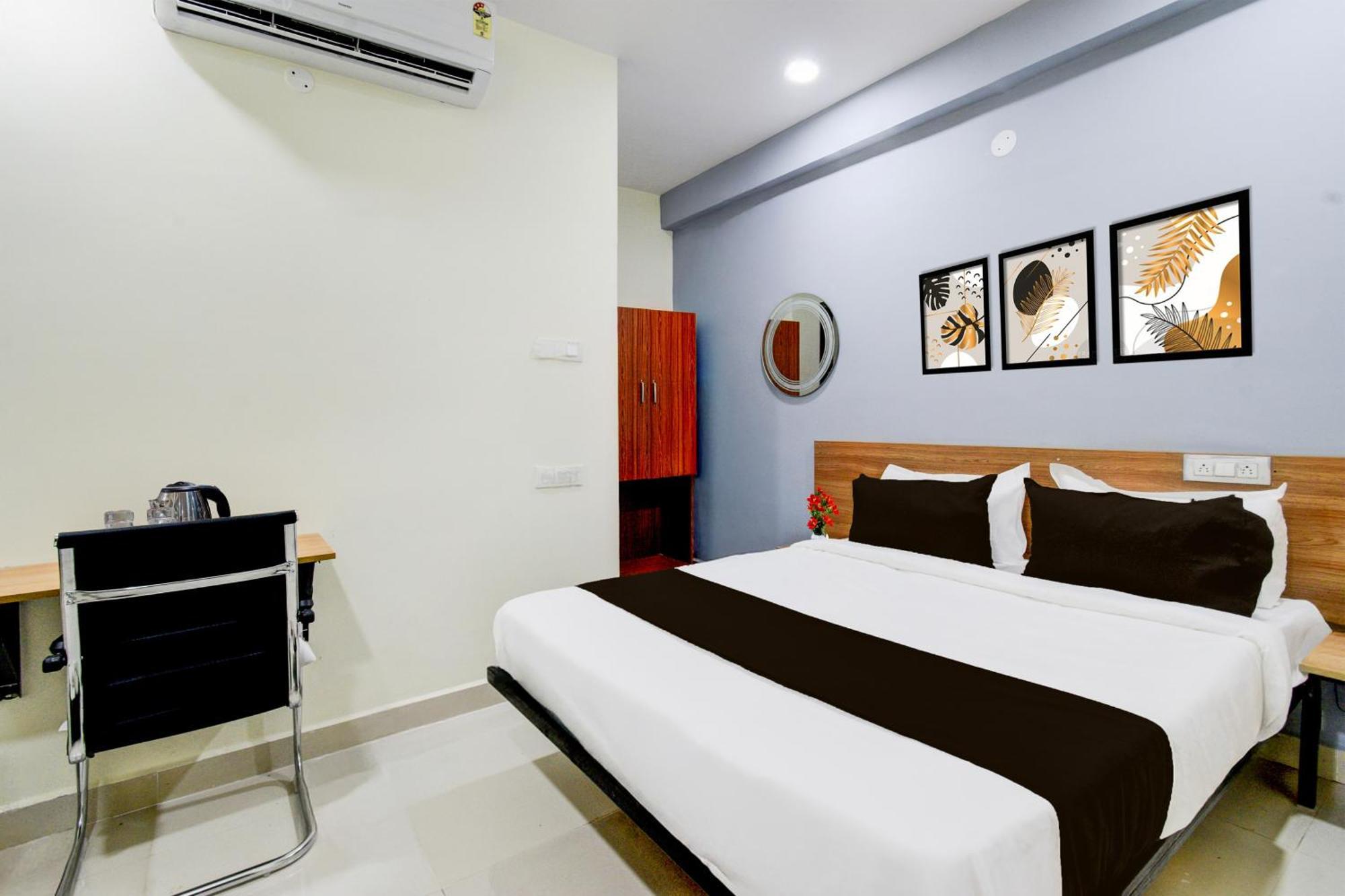 Super Townhouse Kukatpally North Formerly Munagala Arcade Hyderabad Eksteriør billede
