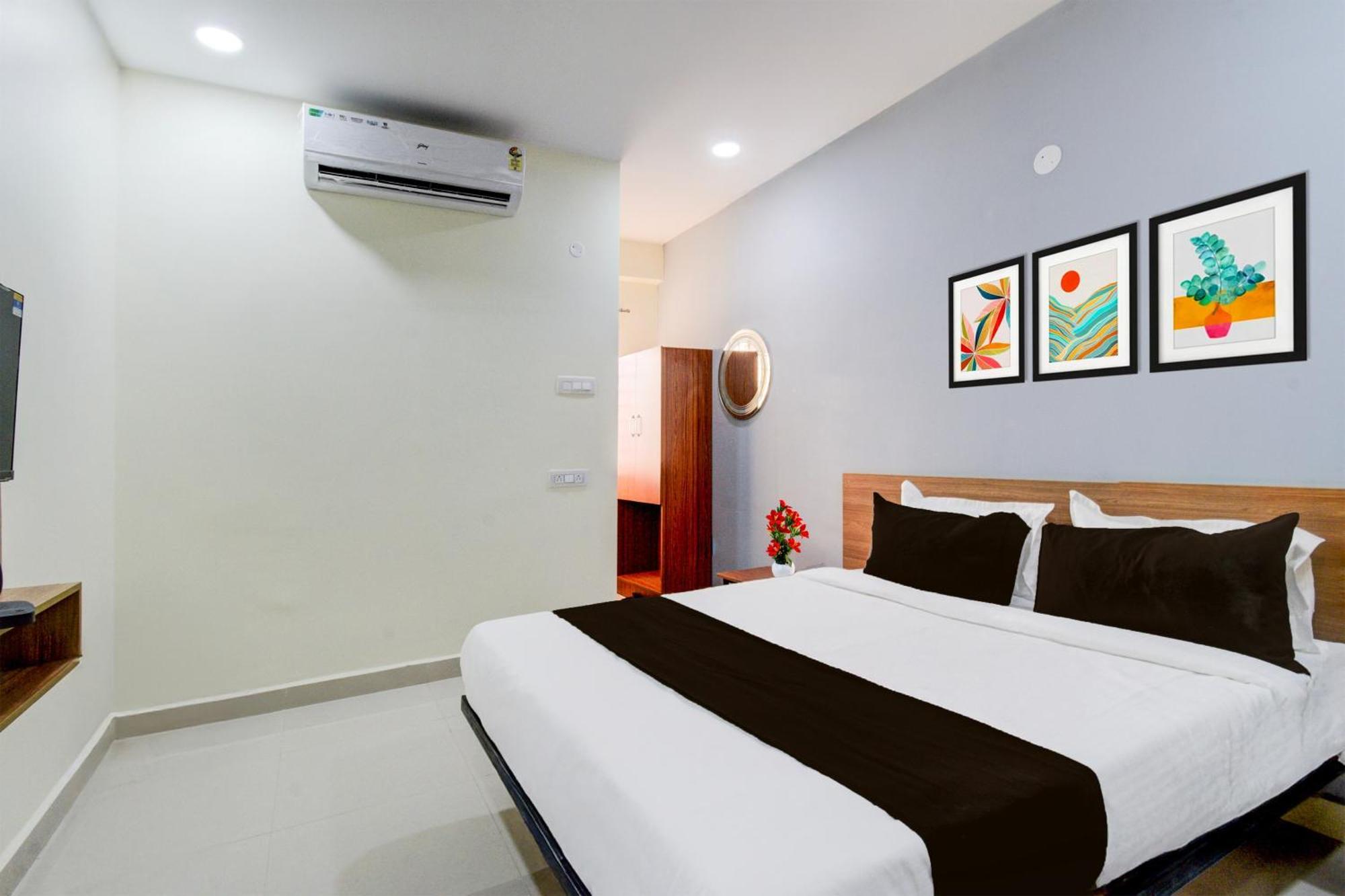 Super Townhouse Kukatpally North Formerly Munagala Arcade Hyderabad Eksteriør billede